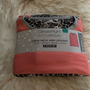Cuddl Duds crew neck and leggings